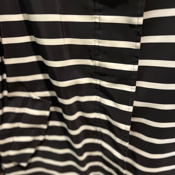 19. WOMENS CROWN & IVY L DETAIL JACKET - Picture 5 of 7